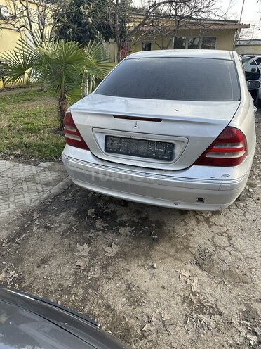 Mercedes C 240 2000, 200,000 km - 2.6 l - Xudat