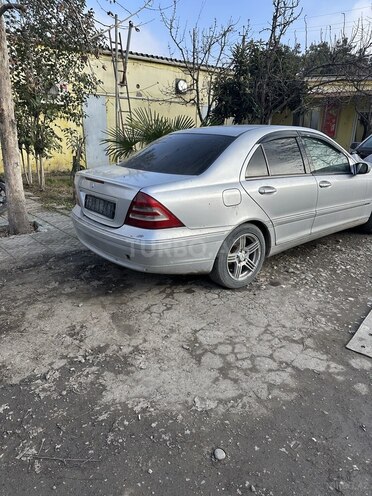 Mercedes C 240 2000, 200,000 km - 2.6 l - Xudat