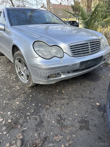 Mercedes C 240 2000, 200,000 km - 2.6 l - Xudat