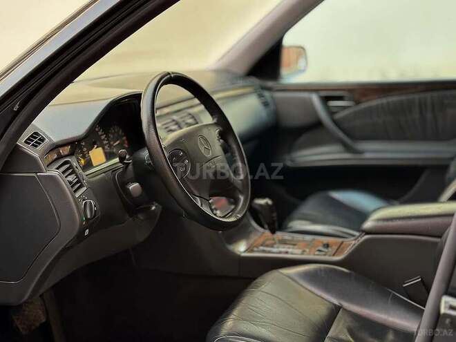 Mercedes E 270 2000, 204,000 km - 2.7 l - Bakı