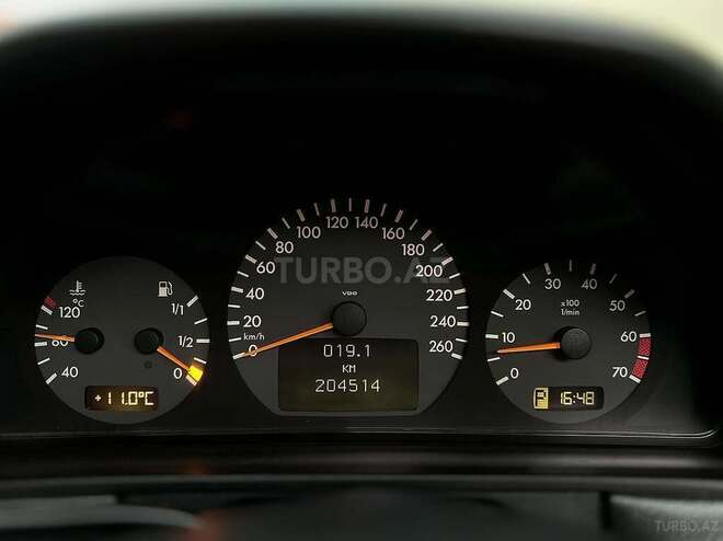 Mercedes E 270 2000, 204,000 km - 2.7 l - Bakı