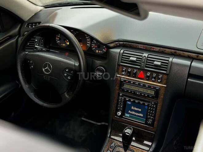 Mercedes E 270 2000, 204,000 km - 2.7 l - Bakı