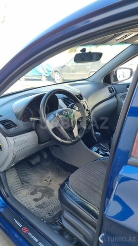 Hyundai Accent 2016, 200,000 km - 1.6 l - Bakı