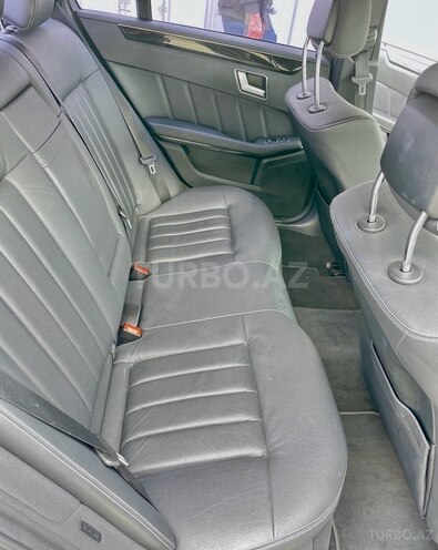 Mercedes E 220-10