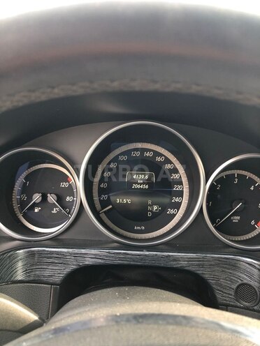 Mercedes E 220-10