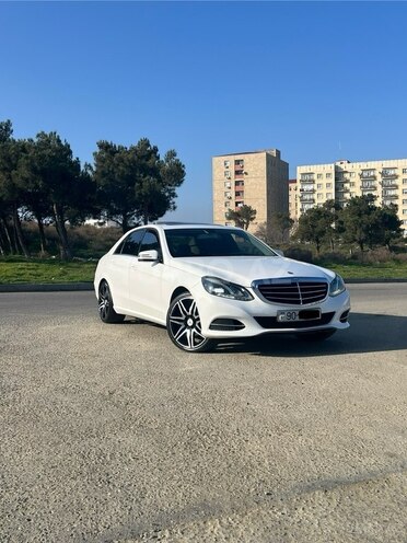 Mercedes E 220-1