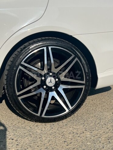 Mercedes E 220-9