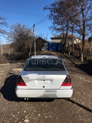 Mercedes C 220 1995, 650,000 km - 2.2 l - Quba