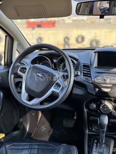Ford Fiesta 2018, 129,000 km - 1.6 l - Bakı