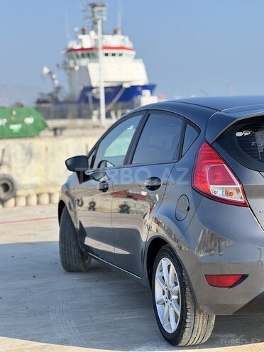 Ford Fiesta 2018, 129,000 km - 1.6 l - Bakı