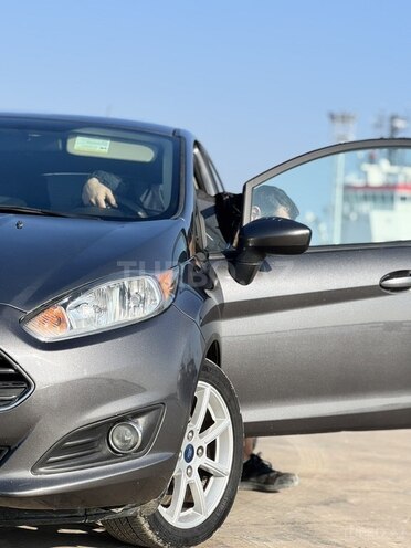 Ford Fiesta 2018, 129,000 km - 1.6 l - Bakı