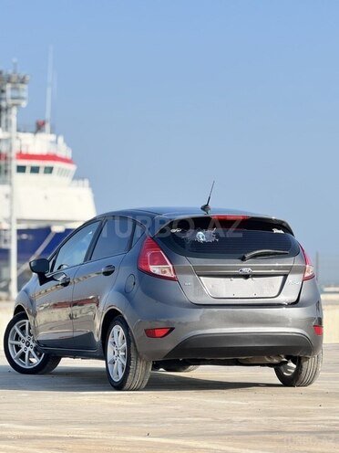 Ford Fiesta 2018, 129,000 km - 1.6 l - Bakı
