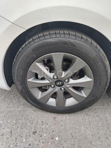 Hyundai Accent 2018, 88,000 km - 1.4 l - Bakı