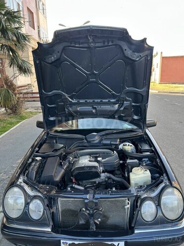 Mercedes E 230 1996, 256,000 km - 2.3 l - Bərdə