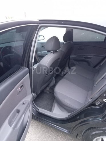 Kia Rio 2007, 270,000 km - 1.4 l - Ucar