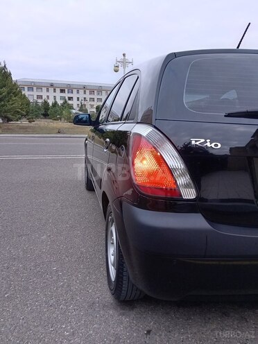 Kia Rio 2007, 270,000 km - 1.4 l - Ucar