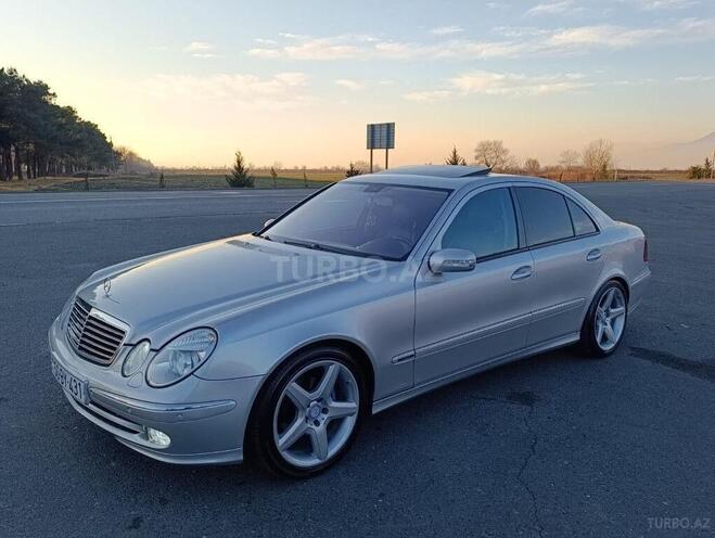 Mercedes E 320 2004, 310,000 km - 3.2 l - Qax