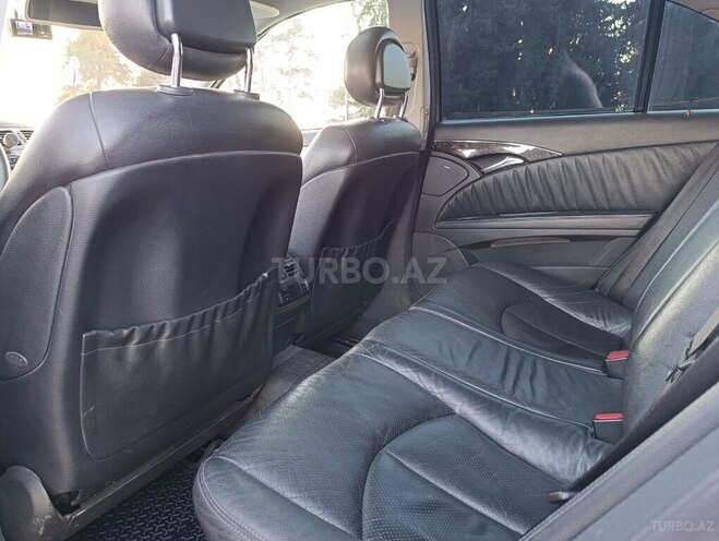 Mercedes E 320 2004, 310,000 km - 3.2 l - Qax
