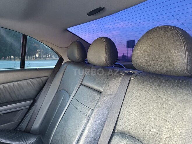 Mercedes E 320 2004, 310,000 km - 3.2 l - Qax