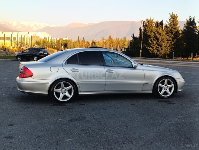 Mercedes E 320 2004, 310,000 km - 3.2 l - Qax