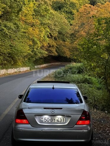 Mercedes E 320 2004, 310,000 km - 3.2 l - Qax