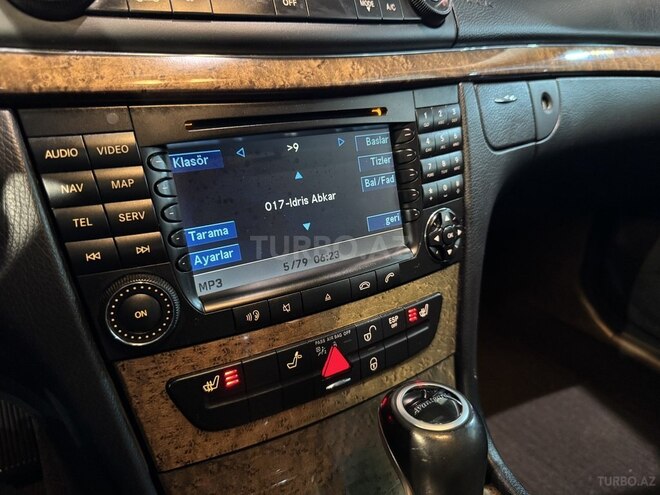 Mercedes E 220 d-14