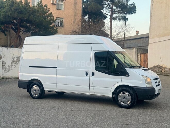 Ford Transit-3