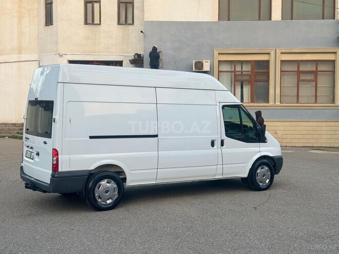Ford Transit-4