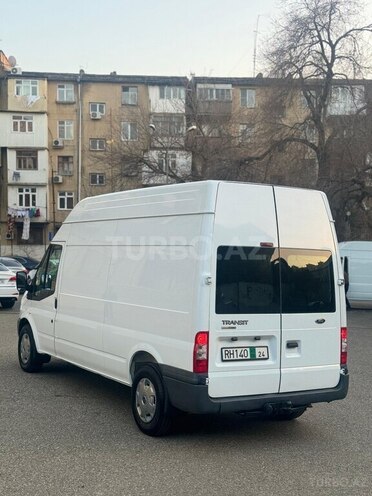 Ford Transit-6