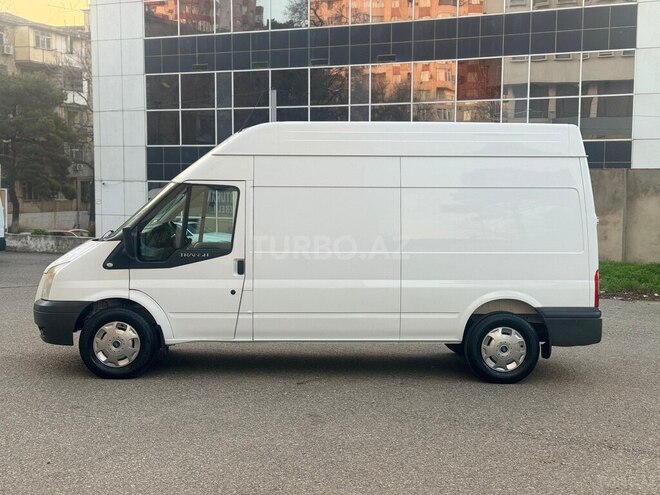 Ford Transit-7