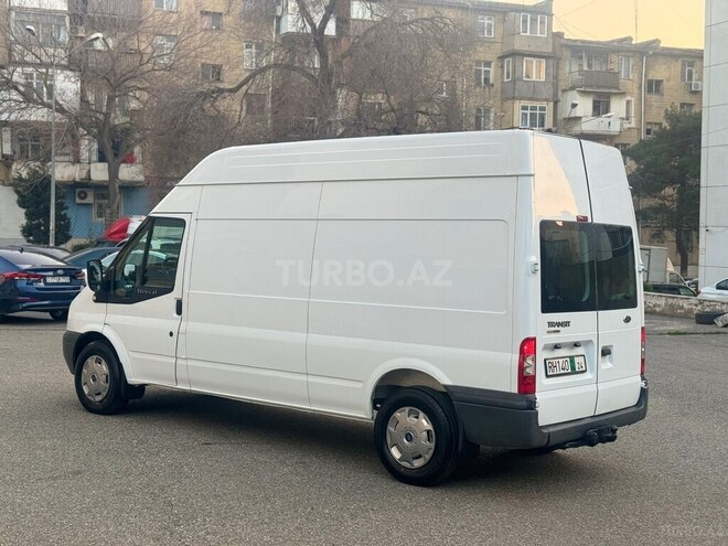 Ford Transit-8