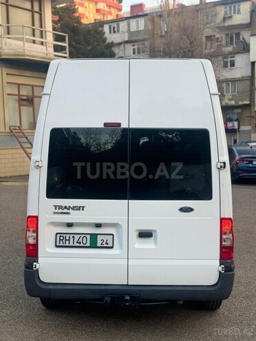 Ford Transit-9