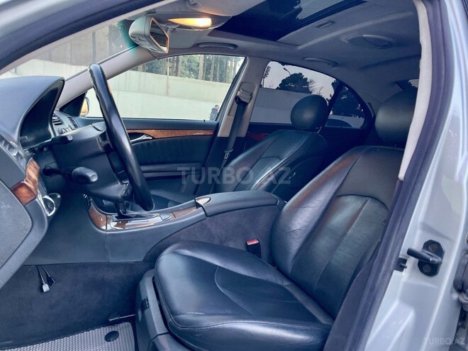 Mercedes E 240 2003, 312,000 km - 2.4 л - Sumqayıt