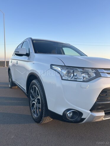 Mitsubishi Outlander 2015, 227,225 km - 2.4 l - Sumqayıt