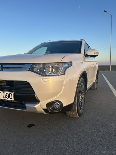 Mitsubishi Outlander 2015, 227,225 km - 2.4 l - Sumqayıt
