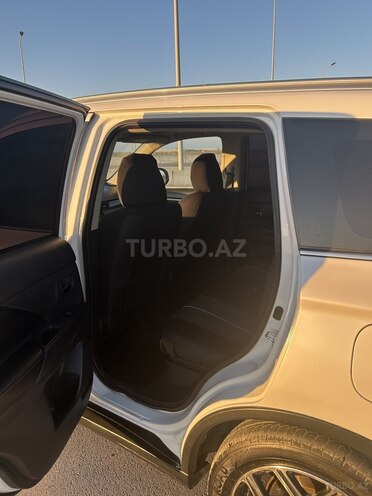 Mitsubishi Outlander 2015, 227,225 km - 2.4 l - Sumqayıt