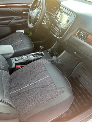 Mitsubishi Outlander 2015, 227,225 km - 2.4 l - Sumqayıt
