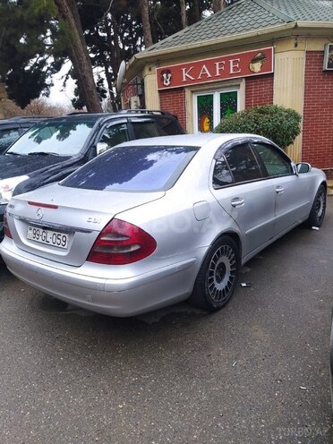 Mercedes E 220 d 2002, 325,124 km - 2.2 л - Bakı