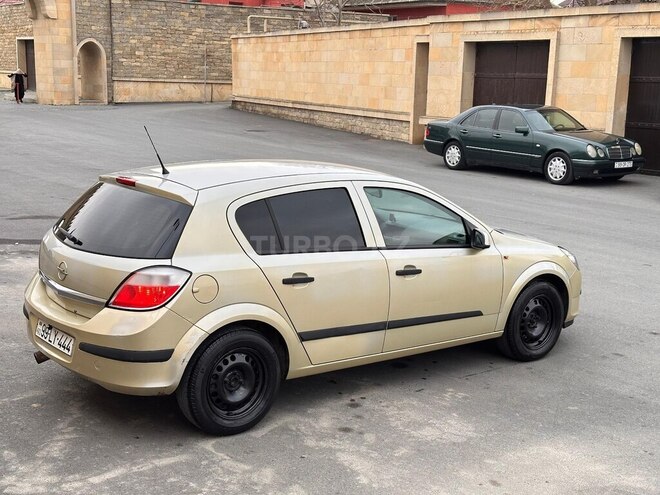 Opel Astra 2005, 211,000 km - 1.4 l - Bakı
