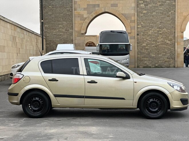 Opel Astra 2005, 211,000 km - 1.4 l - Bakı