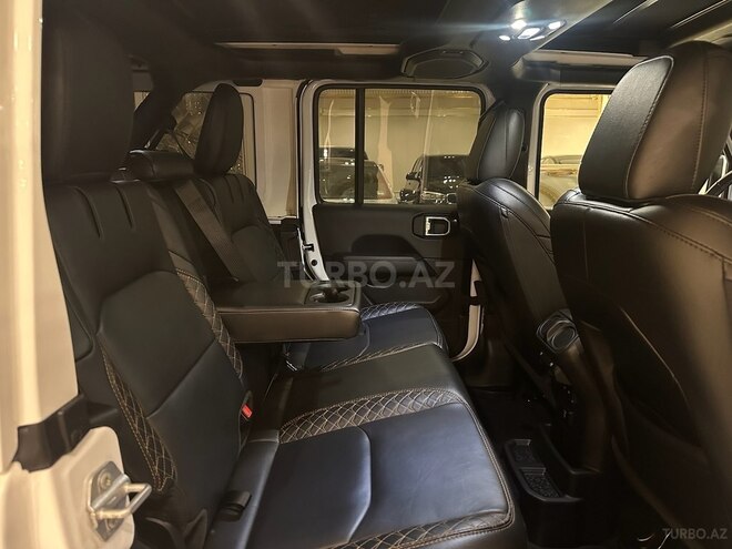 Jeep Wrangler-11