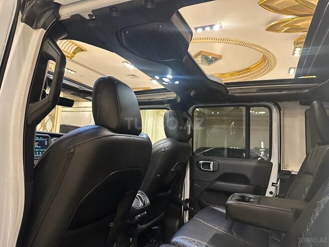 Jeep Wrangler-13