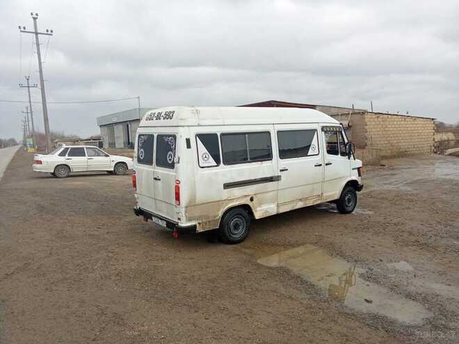 Mercedes 208 D 1992, 269,000 km - 2.3 л - Salyan