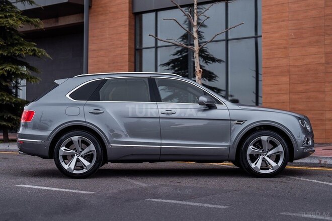 Bentley Bentayga 2016, 30,000 km - 6.0 l - Bakı