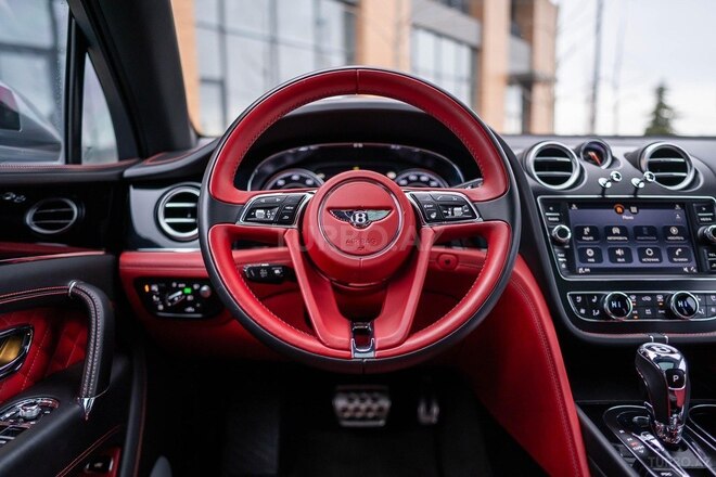 Bentley Bentayga 2016, 30,000 km - 6.0 l - Bakı