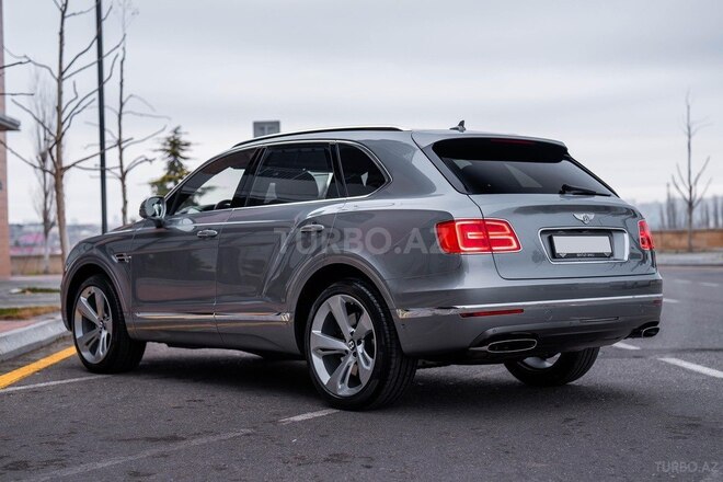 Bentley Bentayga 2016, 30,000 km - 6.0 l - Bakı