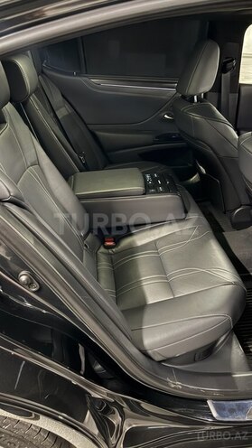 Lexus ES 300h 2023, 61,000 km - 2.5 l - Bakı