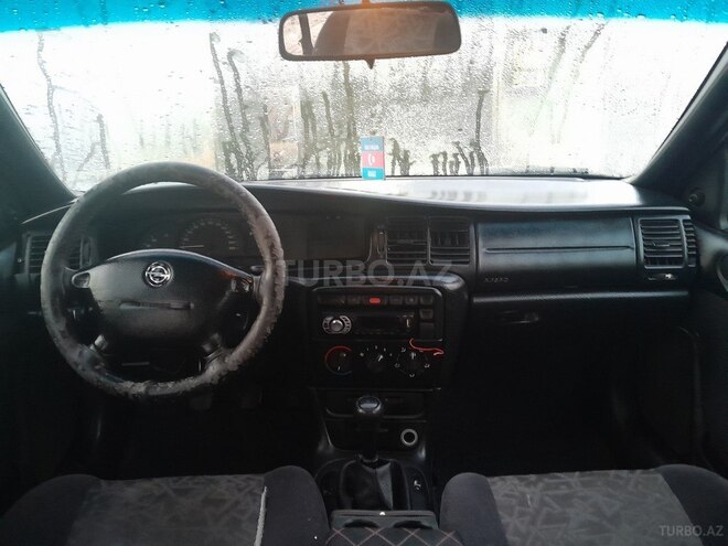 Opel Vectra 1997, 275,432 km - 1.6 л - Qazax