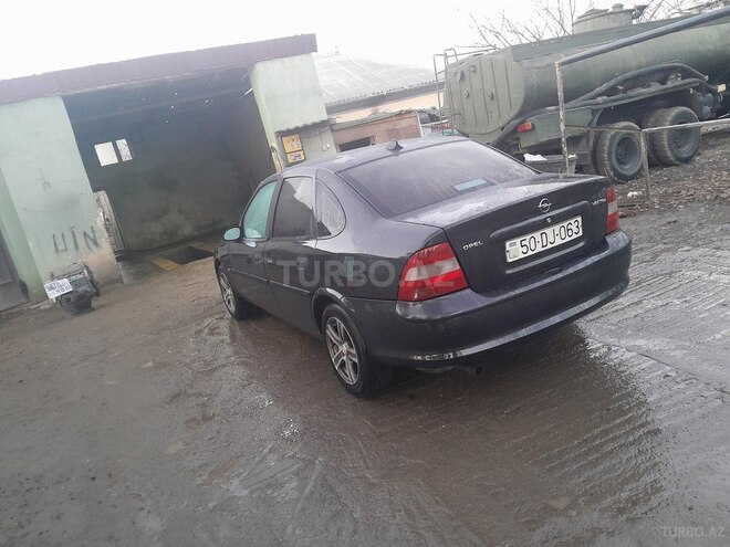 Opel Vectra 1997, 275,432 km - 1.6 л - Qazax