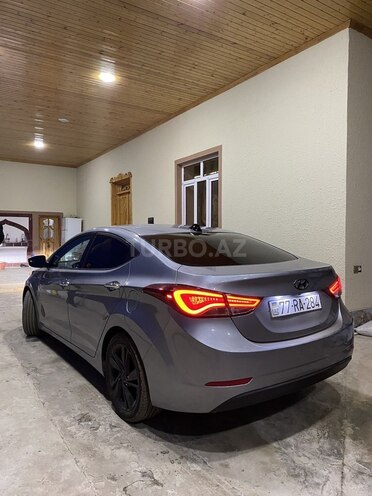 Hyundai Elantra 2015, 135,185 km - 1.8 л - Gəncə